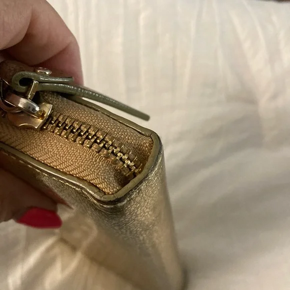 KATE SPADE GOLD STORYBOOK METALLIC ACCORDION WALLET